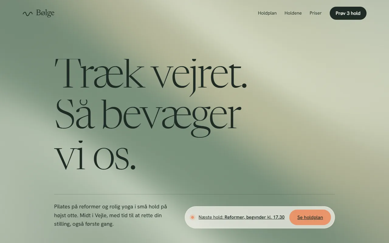 Konceptet Bølge Pilates & Yoga vist på en computer